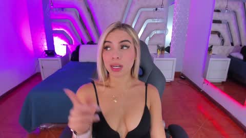 Emily online show from January 2025 10:39:01 AM