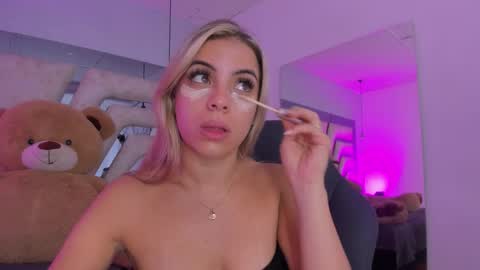 Emily online show from December 2025 11:36:02 AM