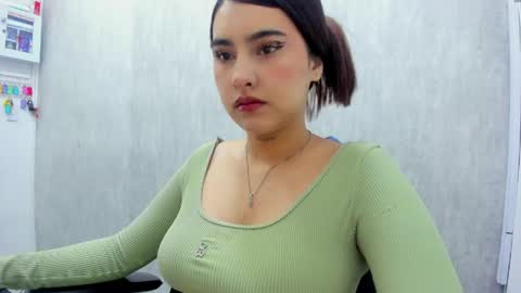 emily fox 3 online show from May 2026 12:57:01 PM