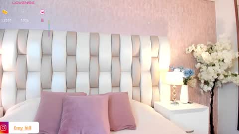 Snapshot of emily_hill___ chatting on January 2025 09:14:02 PM EMILY Monday 5-2 am From Tuesday to Friday5-1 am Colombia time online show from January 2025 09:14:02 PM