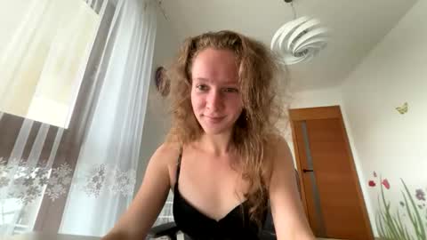 Emily  online show from October 2025 09:21:01 AM