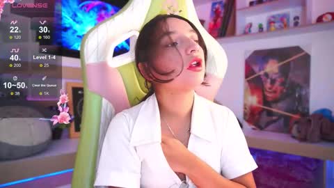 Snapshot of emily_jonexs_ chatting on February 2026 10:28:01 PM mily online show from February 2026 10:28:01 PM