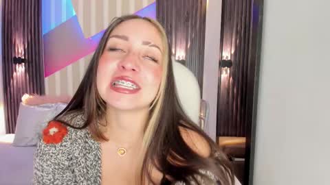 Snapshot of emily_layton chatting on October 2025 03:03:01 PM Emily online show from October 2025 03:03:01 PM