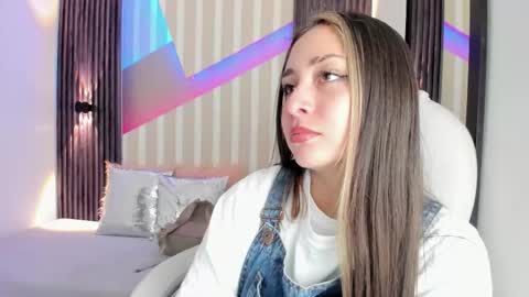 Snapshot of emily_layton chatting on October 2025 03:12:01 PM Emily online show from October 2025 03:12:01 PM