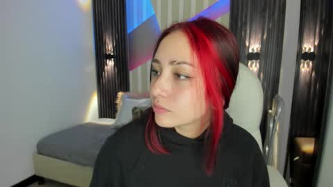 Snapshot of emily_layton chatting on October 2025 02:07:01 PM Emily online show from October 2025 02:07:01 PM