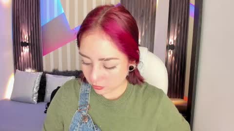 Snapshot of emily_layton chatting on November 2025 02:27:02 PM Emily online show from November 2025 02:27:02 PM