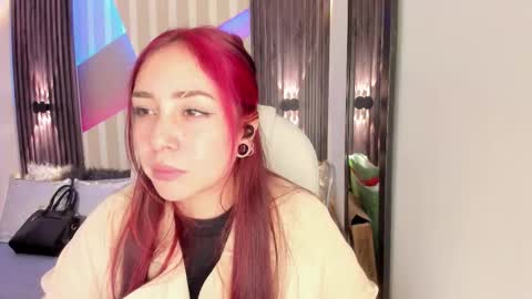 Snapshot of emily_layton chatting on November 2025 03:52:02 PM Emily online show from November 2025 03:52:02 PM