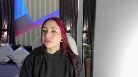 Snapshot of emily_layton chatting on November 2025 04:34:02 PM Emily online show from November 2025 04:34:02 PM