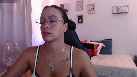 emily leroy. online show from November 2025 12:28:01 PM