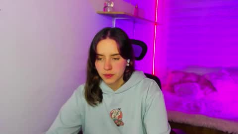 emily_lindey online show from November 2025 03:09:02 AM