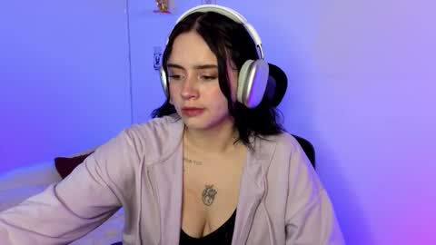 Emily Lindey online show from February 2026 03:47:01 AM