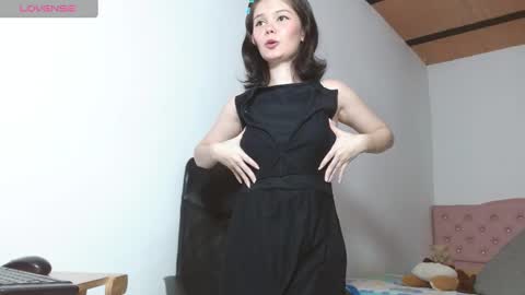 Snapshot of emily_littesweet chatting on December 2024 10:03:02 PM Emily littesweets online show from December 2024 10:03:02 PM