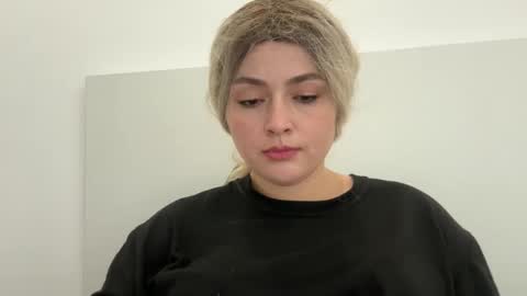 emily_morning_dew online show from October 2025 09:32:01 AM