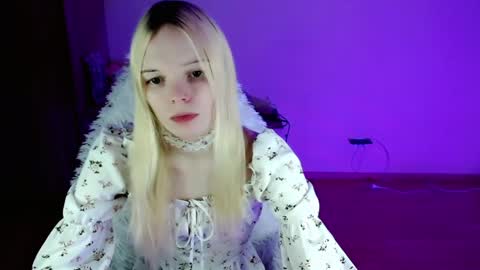 Snapshot of emily_nyaffe chatting on February 2025 08:13:02 PM Lia online show from February 2025 08:13:02 PM