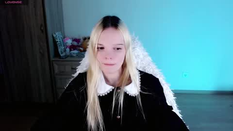 Snapshot of emily_nyaffe chatting on February 2025 11:44:01 PM Lia online show from February 2025 11:44:01 PM