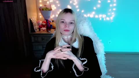 Snapshot of emily_nyaffe chatting on February 2025 03:02:02 AM Lia online show from February 2025 03:02:02 AM