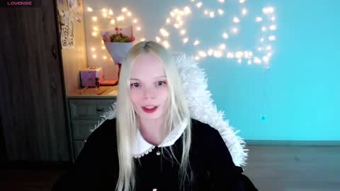 Snapshot of emily_nyaffe chatting on March 2025 11:22:01 PM Lia online show from March 2025 11:22:01 PM