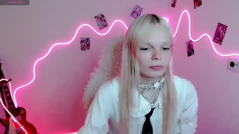 Snapshot of emily_nyaffe chatting on September 2025 07:48:02 PM Lia online show from September 2025 07:48:02 PM