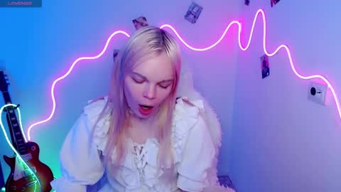 Snapshot of emily_nyaffe chatting on October 2025 01:34:02 PM Lia online show from October 2025 01:34:02 PM