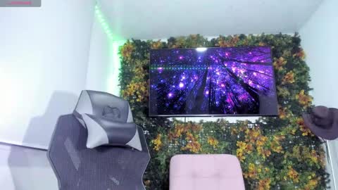 emily_palmeer online show from April 2026 07:47:02 AM