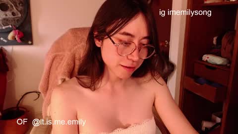 emily_pearl_ online show from February 2026 08:48:02 PM