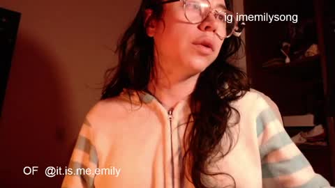 emily_pearl_ online show from April 2026 09:29:02 AM