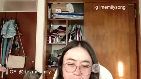 emily_pearl_ online show from May 2026 07:45:02 PM