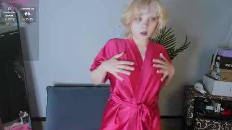 emily_relishh online show from February 2026 05:25:02 AM