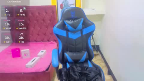 Snapshot of emily_rosse04 chatting on November 2025 12:47:01 PM online show from November 2025 12:47:01 PM