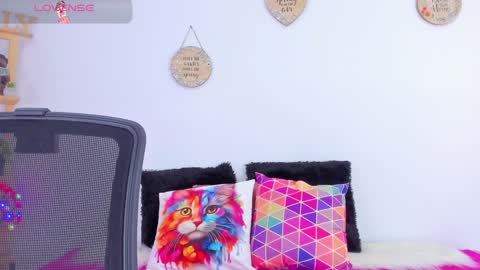 Snapshot of emily_sanderss1 chatting on January 2025 06:17:01 PM Emily online show from January 2025 06:17:01 PM