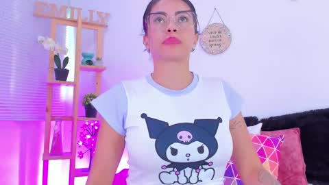 Snapshot of emily_sanderss1 chatting on February 2025 05:11:02 PM Emily online show from February 2025 05:11:02 PM