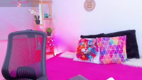 Snapshot of emily_sanderss1 chatting on February 2025 10:20:02 PM Emily online show from February 2025 10:20:02 PM