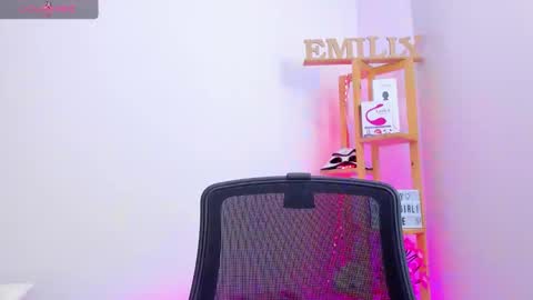 Snapshot of emily_sanderss1 chatting on September 2025 10:49:02 AM Emily online show from September 2025 10:49:02 AM