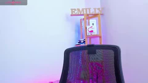 Snapshot of emily_sanderss1 chatting on October 2025 01:54:02 PM Emily online show from October 2025 01:54:02 PM