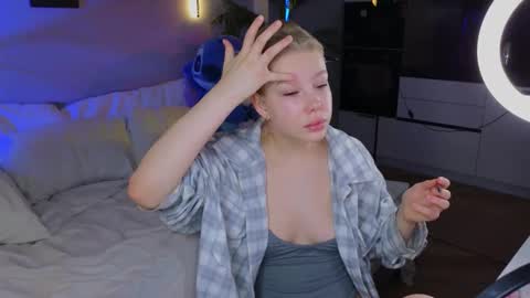 emily shepard online show from April 2026 02:35:01 AM