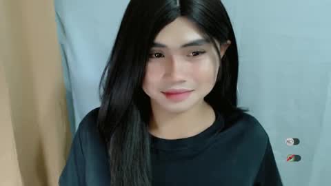 Snapshot of emily_sweeney chatting on February 2025 03:53:02 PM emily online show from February 2025 03:53:02 PM