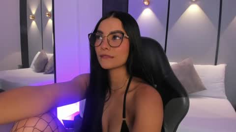 Snapshot of emily_tolson chatting on July 2026 07:42:01 PM emily_tolson online show from July 2026 07:42:01 PM