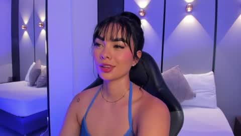 Snapshot of emily_tolson chatting on July 2026 08:11:01 PM emily_tolson online show from July 2026 08:11:01 PM
