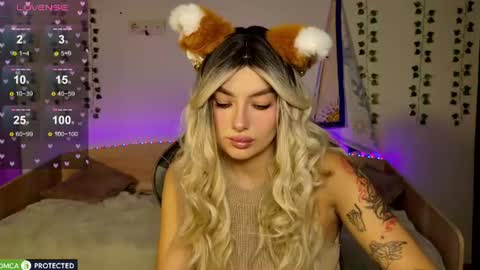 Snapshot of emily_tyler19 chatting on July 2026 01:42:01 AM Emily online show from July 2026 01:42:01 AM