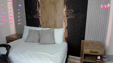 Emi online show from December 2024 11:29:02 PM