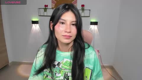 Snapshot of emily_villamil_ chatting on February 2026 09:30:02 PM Emi online show from February 2026 09:30:02 PM