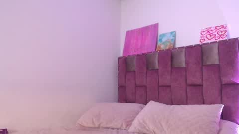 emily_w2 online show from September 2025 04:03:01 AM