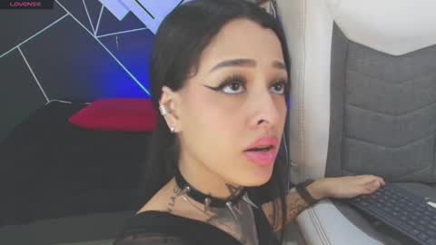 Snapshot of emilydaft chatting on November 2025 10:20:02 PM fari online show from November 2025 10:20:02 PM