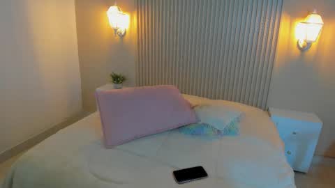 Snapshot of emilyevans7 chatting on November 2025 04:56:01 PM EMILY online show from November 2025 04:56:01 PM