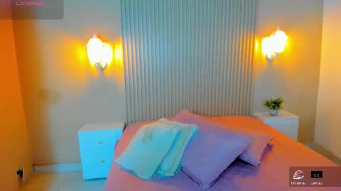 Snapshot of emilyevans7 chatting on November 2025 07:35:02 PM EMILY online show from November 2025 07:35:02 PM