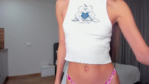 Snapshot of emilyhoston chatting on December 2024 06:42:02 PM Alina online show from December 2024 06:42:02 PM