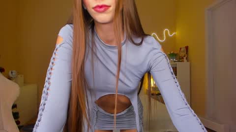 Snapshot of emilyhoston chatting on January 2025 08:43:02 PM Alina online show from January 2025 08:43:02 PM