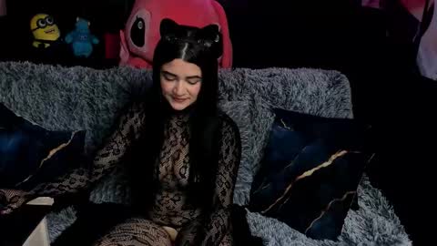 Emily Jhonson online show from October 2025 01:23:01 PM