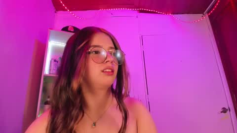 VALEEEN online show from January 2025 04:06:01 PM