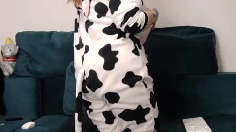 Emily online show from April 2026 02:58:01 PM